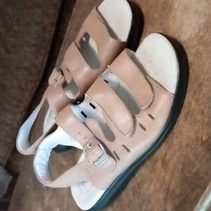 Propet Breeze W0001 Taupe Leather Velcro Air Cell Cushion 7 N AA